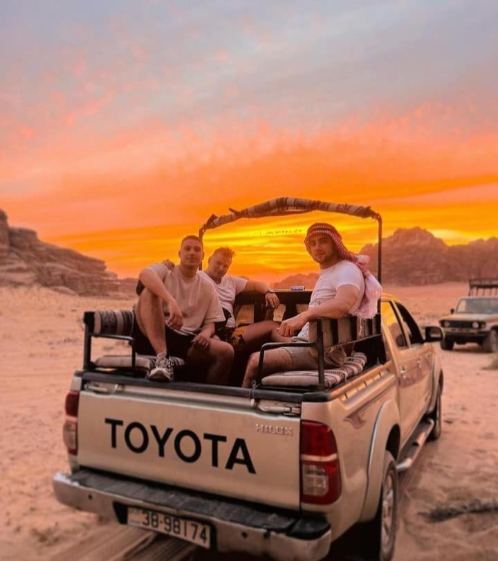 Saleem With Jeep Tour Daire Ram Vadisi Dış mekan fotoğraf